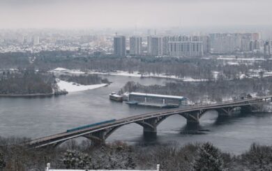 Россия нанесла комбинированный ракетно-дроновый удар по Киеву