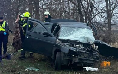 Трагедия на Киевщине: в ДТП погибли трое, полицейский отстранен