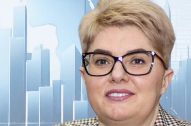 Чиновница ГНС за год обзавелась квартирами, домом и валютными наличными