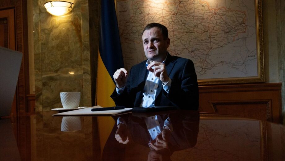 Украинцев предупреждают о »облаке мигрантов»: Кулеба объяснил, что на самом деле происходит