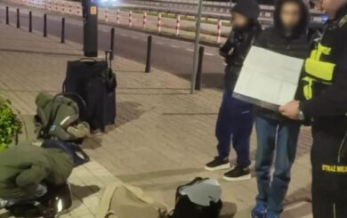 У Варшаві врятували вагітну українку з трьома маленькими дітьми