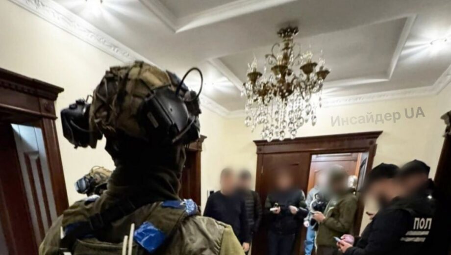 На Львовщине разоблачили банкиров, которые воровали деньги клиентов с помощью поддельных карт