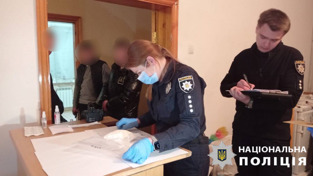 В Виннице осудили химика, создавшего нарколабораторию с прибылью в полмиллиона в месяц