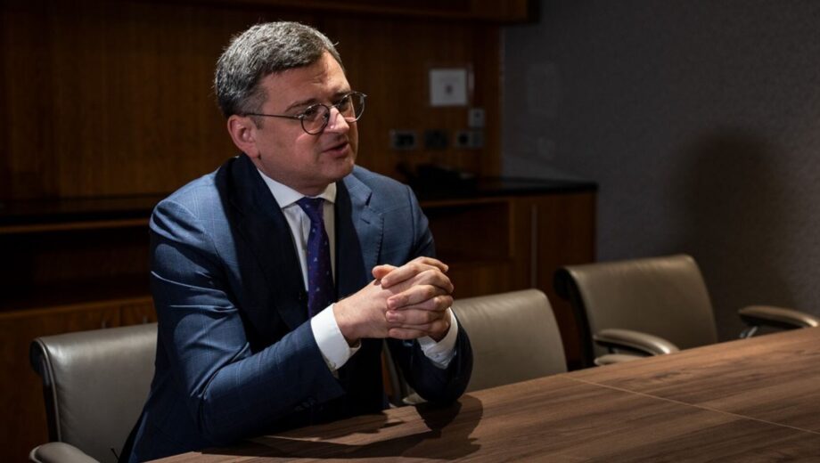 »Украинцы будут воевать лопатами»: министр Кулеба отреагировал на промедление Конгресса США с решением денег для Украины