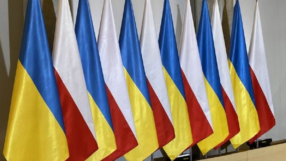 Польський депутат прирівняв гасло ”Слава Україні!” до нацистського вітання