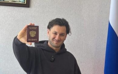 Зрадник Бардаш змінив ім’я і похизувався російським паспортом під портретом путіна