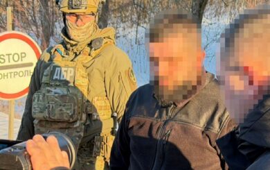 Таможенник из Черновцов получал $100 за каждый контрабандный телефон — задержали с поличным