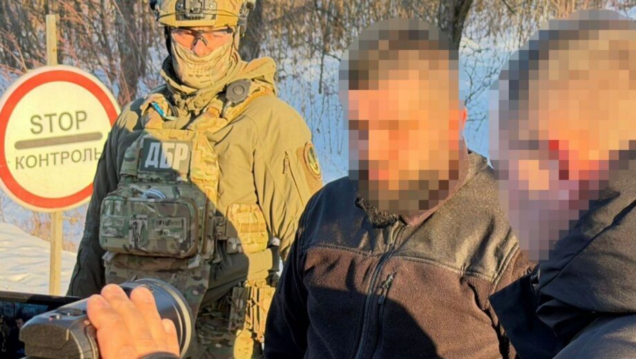 Таможенник из Черновцов получал $100 за каждый контрабандный телефон — задержали с поличным