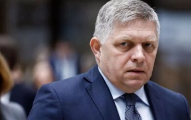 Фицо раскритиковал план победы Украины и поддержал переговоры с Путиным