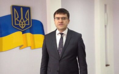 Квартира в Турции и заимствованные иномарки: декларация прокурора Савенко