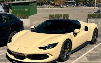 У Києві потрапив в аварію ексклюзивний суперкар Ferrari за 13 мільйонів