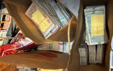 У Кіровоградській області податківиця допомогла бізнесмену ухилитися від сплати податків