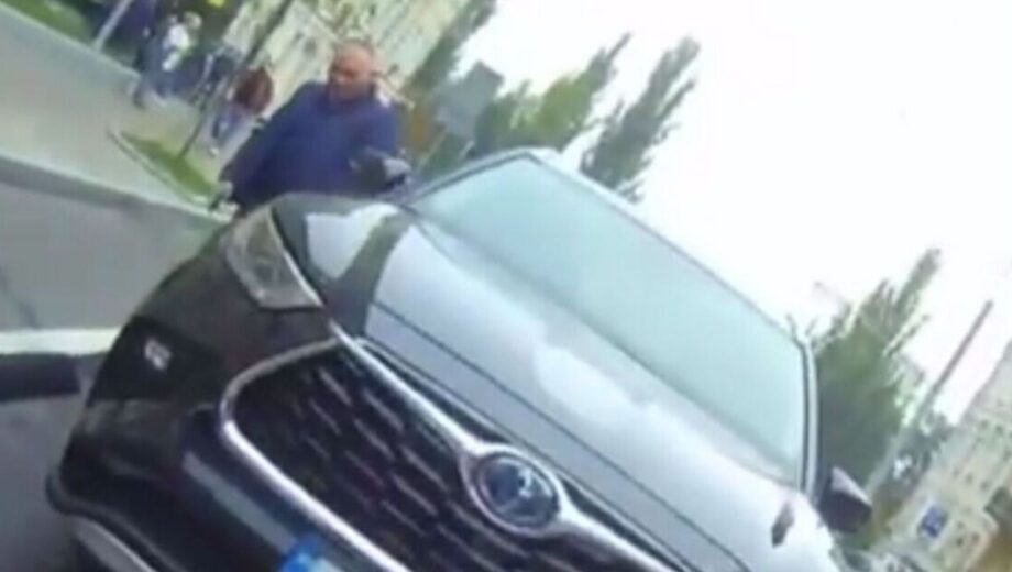 У Києві водій побив інспекторку через зауваження про неправильне паркування