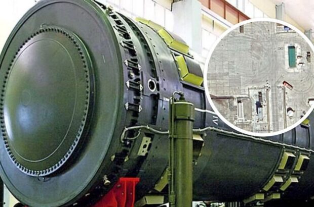 Супутник зафіксував підготовку російської ядерної ракети Р-30 ”Булава” для підводного крейсера