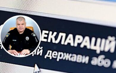 Чиновник полиции охраны хранит более миллиона наличными