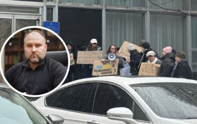 »Пронин вслед за Ермаком»: возле комитетов ВРУ продолжается акция протеста (фото)