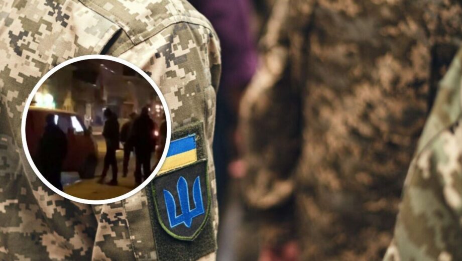 Чоловік вибив пістолетом вікно в автобусі ТЦК, де знаходилися затримані з Харкова