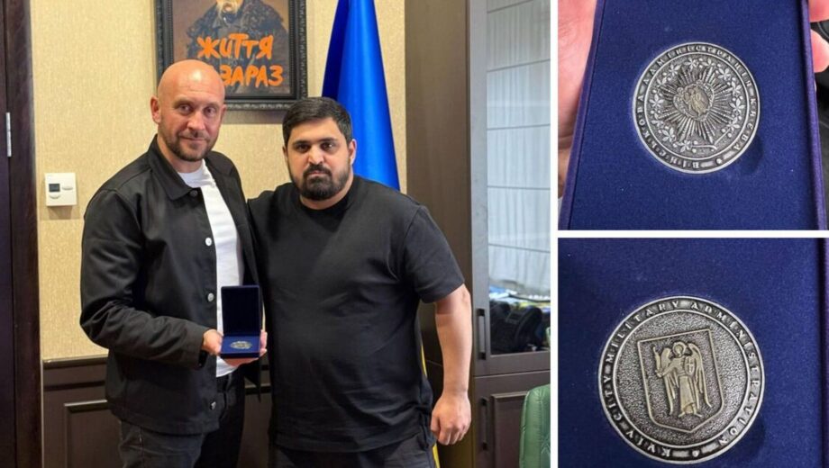 Перший коїн Києва: Роман Бочкала отримав символічну відзнаку від КМВА