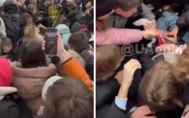 Опасная реклама: в центре Тернополя из-за акции по раздаче пищи травмировались дети