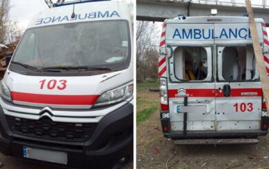 Росіяни обстріляли Херсон: мішенню стала швидка та притулок для тварин