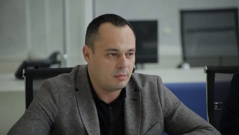 Елітне авто та сумнівні борги: як живе митник Руслан Фірсов