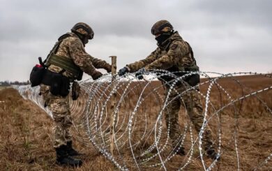 На Львівщині посадовці організували незаконний виїзд 27 ухилянтів за кордон за фальшивими документами