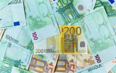 Курс евро в кассах банков поднялся до 50 гривен