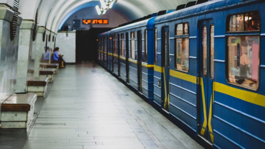 Рух оновленою ”синьою” гілкою метро запустять вже восени 2024 року, – Кличко