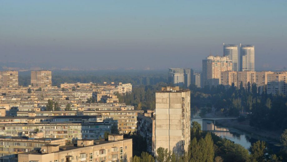 Високий рівень забруднення повітря в Києві: які причини та як захиститися
