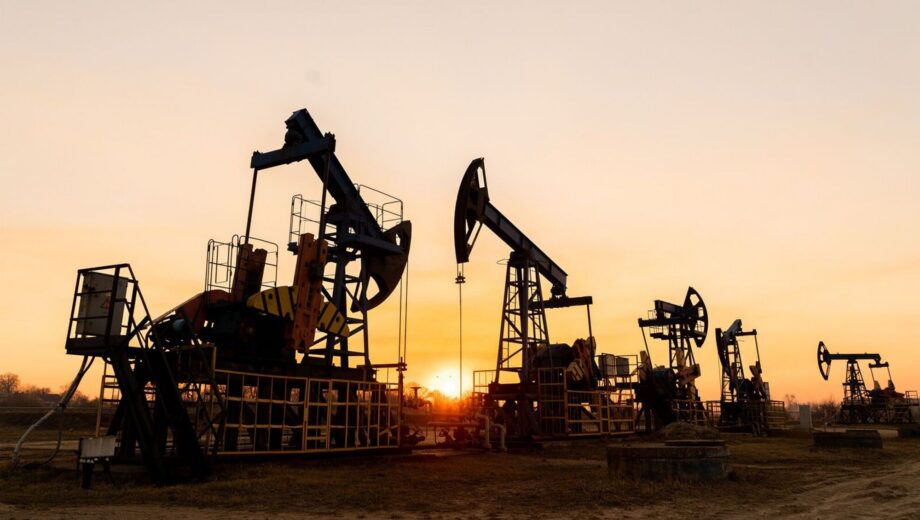 Остановка поставки нефти через Усть-Лугу: что известно об атаке на насосную станцию?