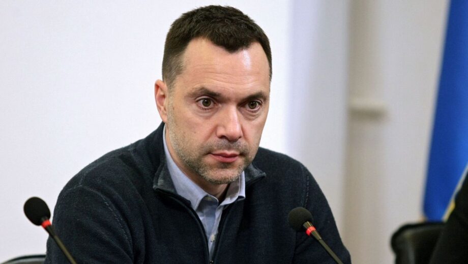 Арестович сравнил себя с Порошенко и объяснил, почему попал под санкции Зеленского