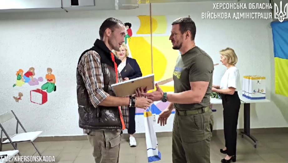 В Херсоне глава ОВА поздравил адвоката предателя Сальда