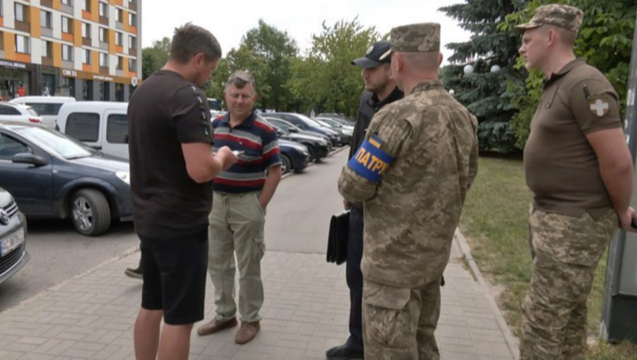 Хто може вручати повістки, окрім поліції та ТЦК