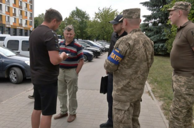 Кто может вручать повестки, кроме полиции и ТЦК