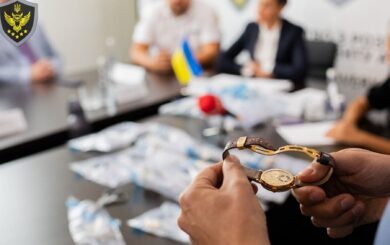 На ”Прозорро” розпродали 11 годинників Медведчука на понад 3 млн грн, – АРМА