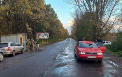 Порушив ПДР: Черніговом роз’їжджав водій у стані наркотичного сп’яніння та без прав