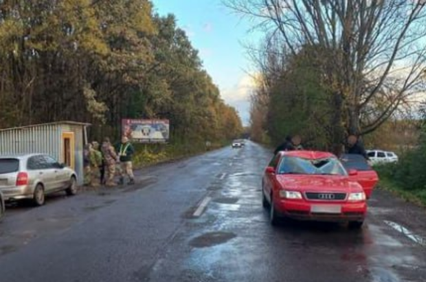 Порушив ПДР: Черніговом роз’їжджав водій у стані наркотичного сп’яніння та без прав