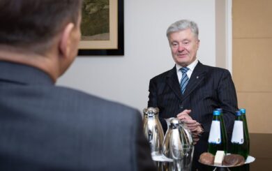 Порошенко продержали на границе более трех часов – несмотря на решение суда