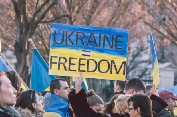 Опитування КМІС: 50% українців проти територіальних поступок заради миру