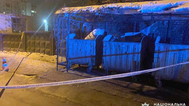 У Хмельницькому перехожі знайшли новонародженого хлопчика біля сміттєвих баків