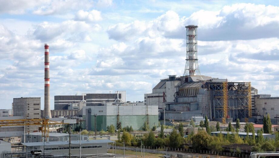 Удар дрона по ЧАЭС: арка, построенная за $1,7 млрд, оказалась уязвимой к боевым действиям