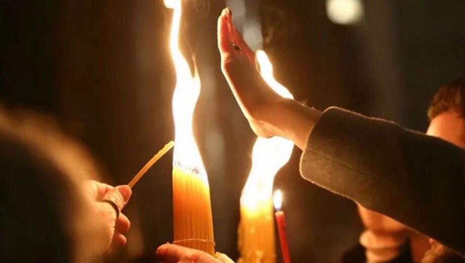 Зійшов Благодатний вогонь: як святиню передадуть вірянам різних країн