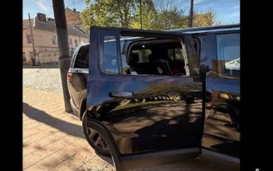 У Львові пограбували депутата Назарія Островського: з авто викрали тисячі євро та ноутбук