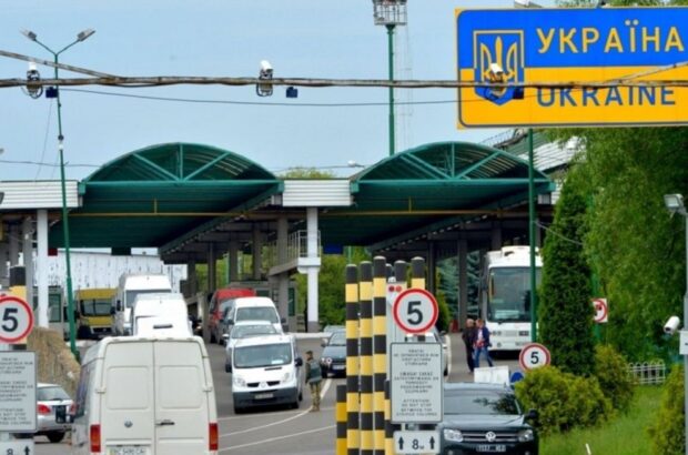 Правительство изменило правила выезда за границу: кого из мужчин будут выпускать по-новому с 2026 года