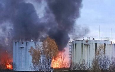 Удар дронов ССО вызвал мощную детонацию на вражеской нефтебазе