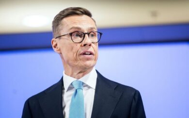 Фінський президент пропонує Зеленському та Трампу вирішити суперечку в сауні