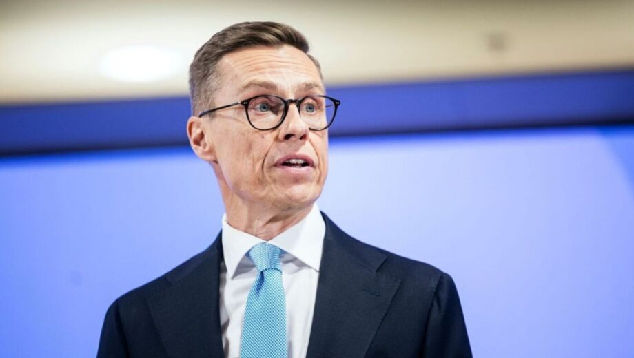 Финский президент предлагает Зеленскому и Трампу разрешить спор в сауне