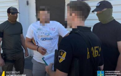 Незаконный выезд мужчин за границу: НАБУ и САП разоблачили новые подозрения в деле