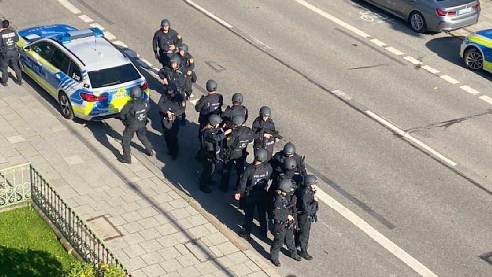 Серия выстрелов в центре Мюнхена: нападавший погиб от ранений (видео)