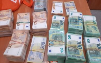 Мільйони у валізі: польські митники затримали українку з рекордною сумою готівки